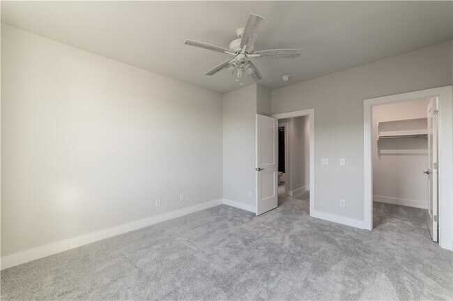 Building Photo - 6417 S 62nd St