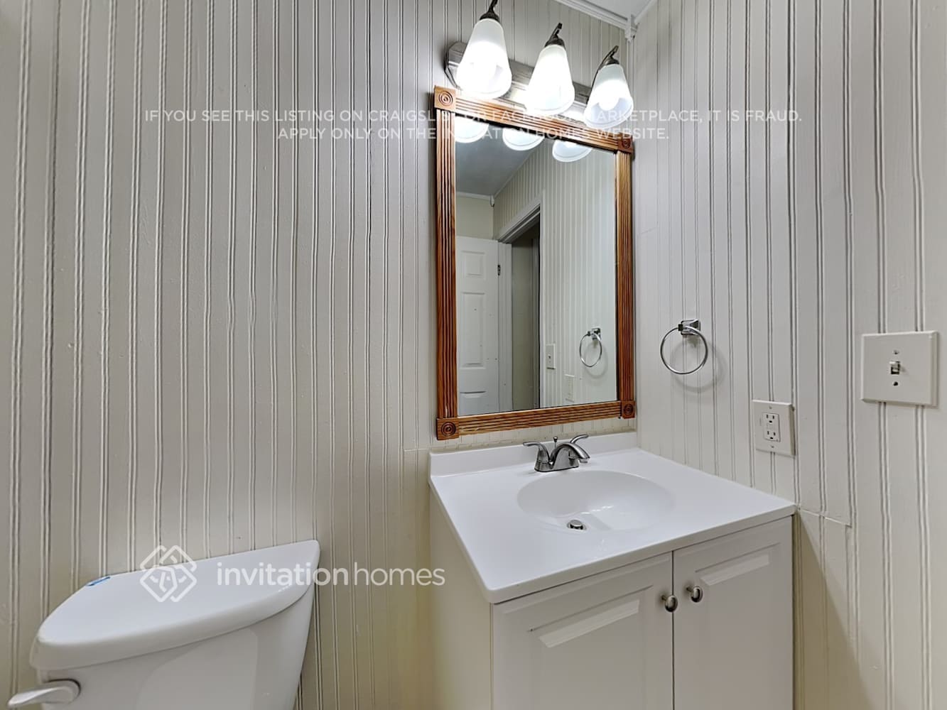 Building Photo - 1835 Red Rose Ln