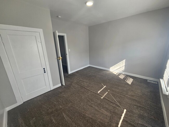 Building Photo - 46 N Hartley St