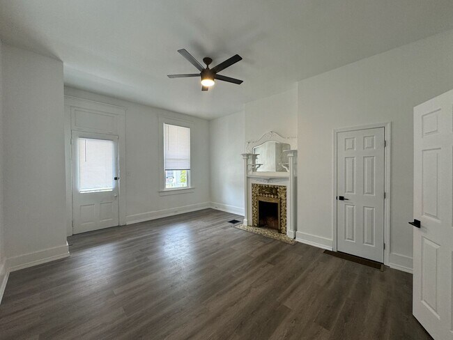 Building Photo - 7 Bed/3 Bath Mins. from UC Campus $750/pp ...