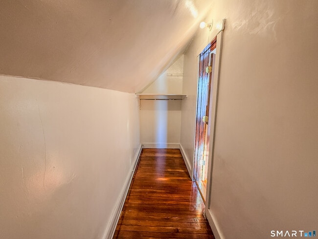 Building Photo - 162 Jubilee St