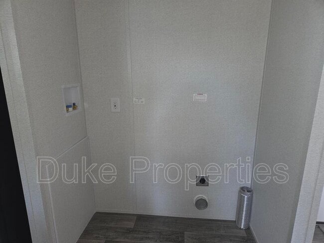 Building Photo - 635 Kilkenny Dr