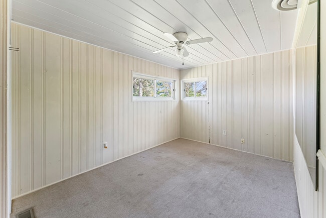 Building Photo - 4501 E Kuhn Rd