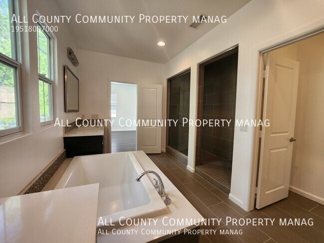 Building Photo - 43 Los Indios