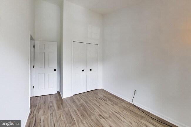 Building Photo - 14179 Compton Valley Way