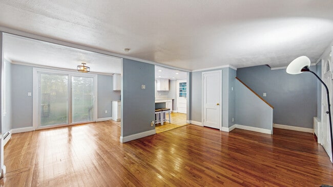 Building Photo - 72 Woodycrest Dr