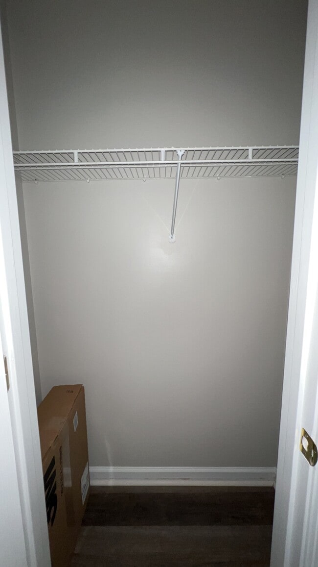 Building Photo - 822 Waterfield Dr