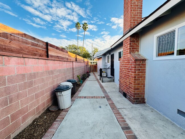 Building Photo - Charming Remodeled Ranch-Style Home with M...