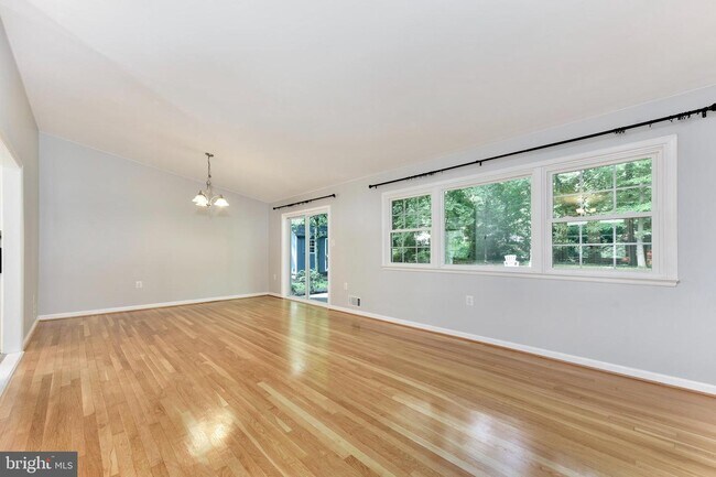 Building Photo - 5012 Dodson Dr