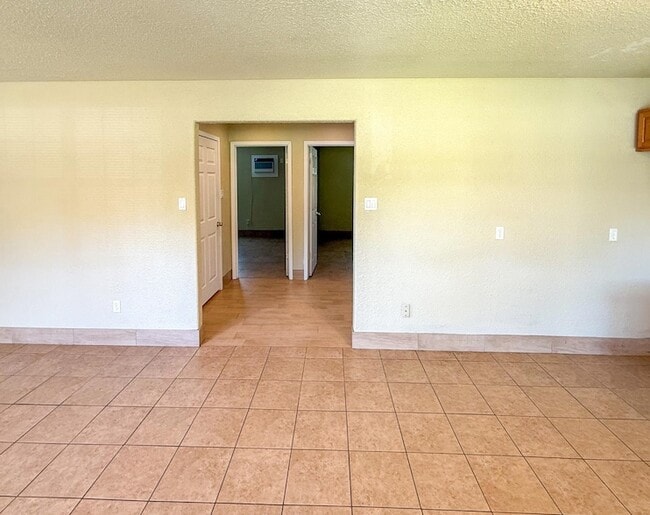 Building Photo - 3545 Nightingale St