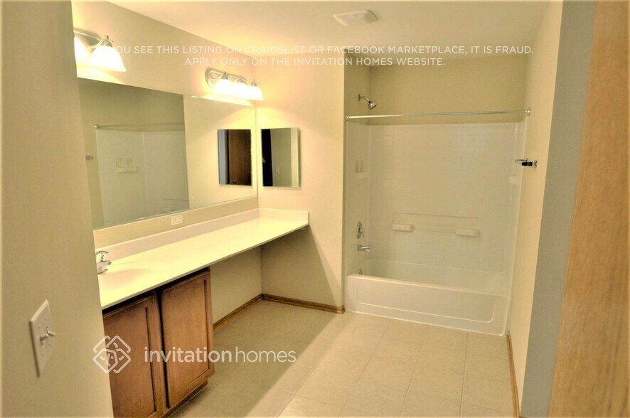 Building Photo - 2081 Kate Dr