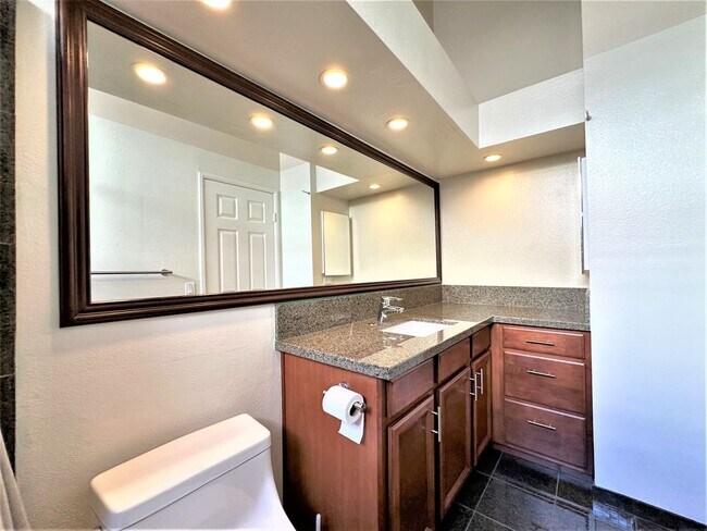 Building Photo - 5032 Dorado Dr