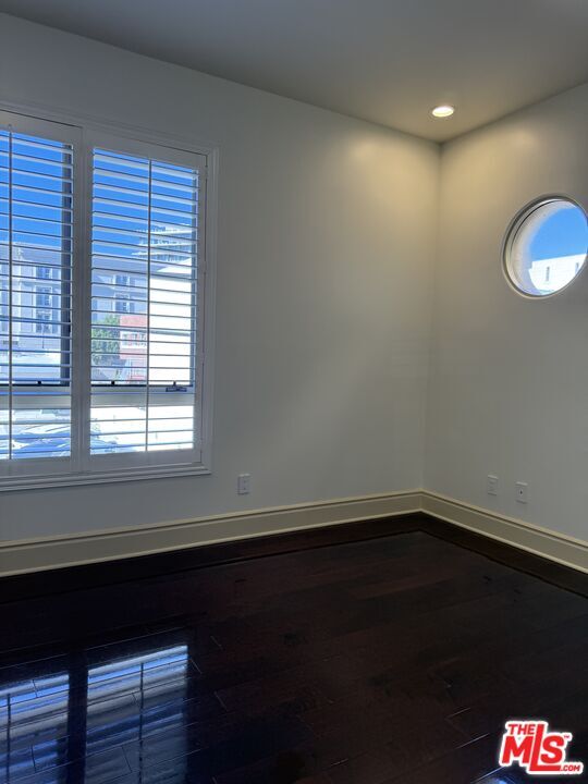 Building Photo - 137 S Spalding Dr