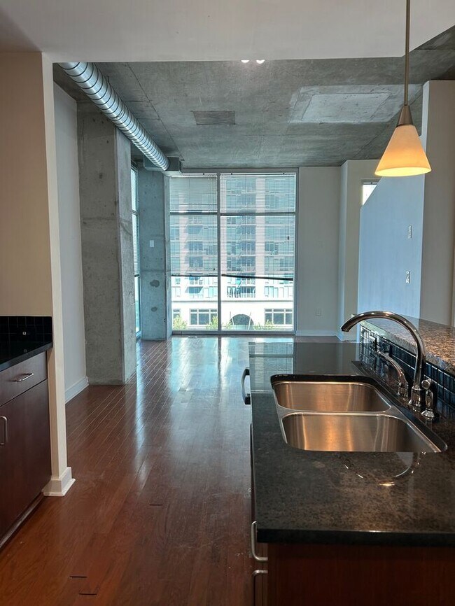 Primary Photo - Gorgeous 1 Bed 1 Bath Condo in Buckhead!