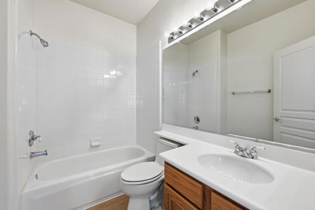 Building Photo - 1359 Sparrow Rd