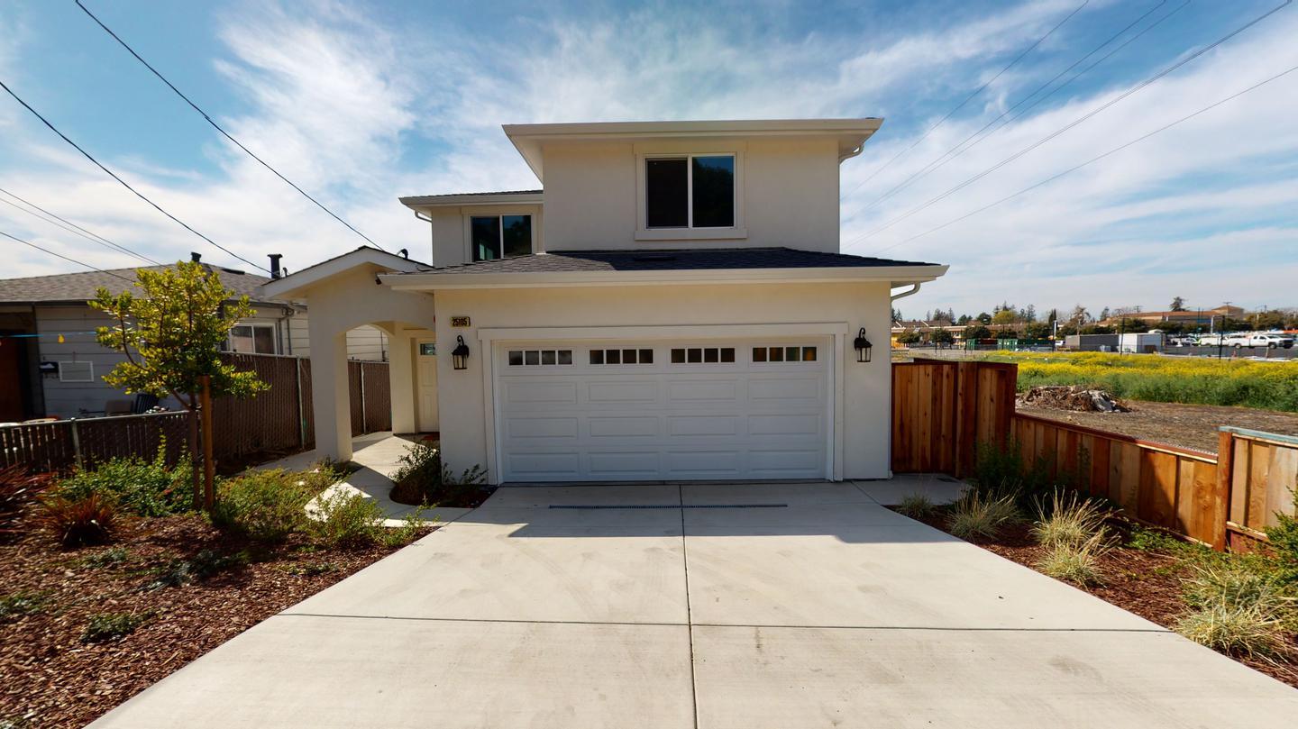 Building Photo - 25105 Del Mar Ave