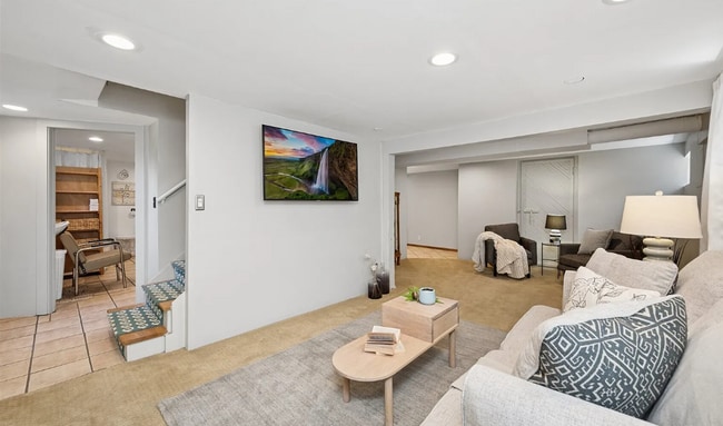 Building Photo - Charming updated 1920s 3BD 3BA