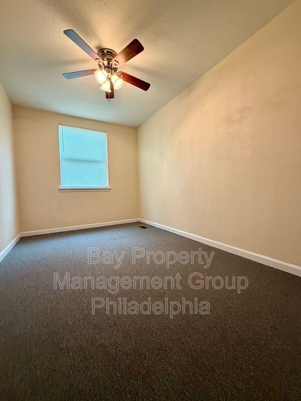 Building Photo - 1668 E Walnut Ln