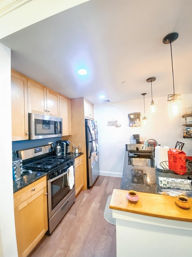 Building Photo - 121 Green St