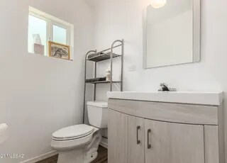 Building Photo - 2019 E Silver St