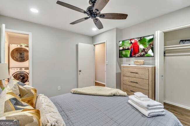 Building Photo - 4589 Ryan Rd