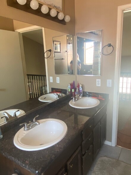 Hall Bath Sinks - 1317 Olvera way