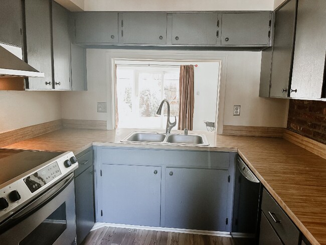 Building Photo - 8317 Kingsgate Rd