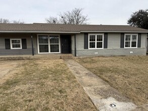 Building Photo - 2531 Powell Dr