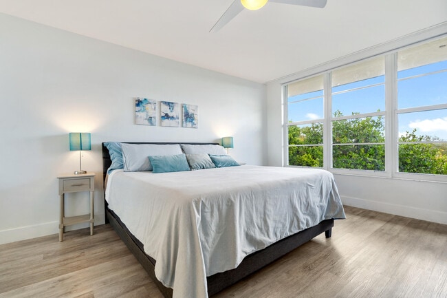 Building Photo - 3900 Oaks Clubhouse Dr