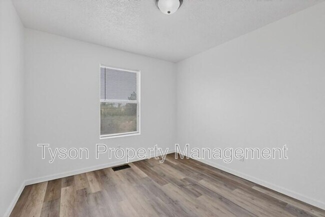 Building Photo - 10339 Vendaval Ave NW