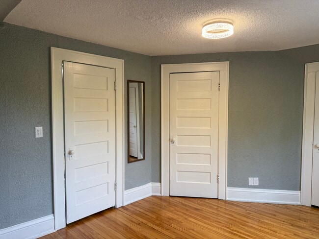 Building Photo - 780 Curfew St