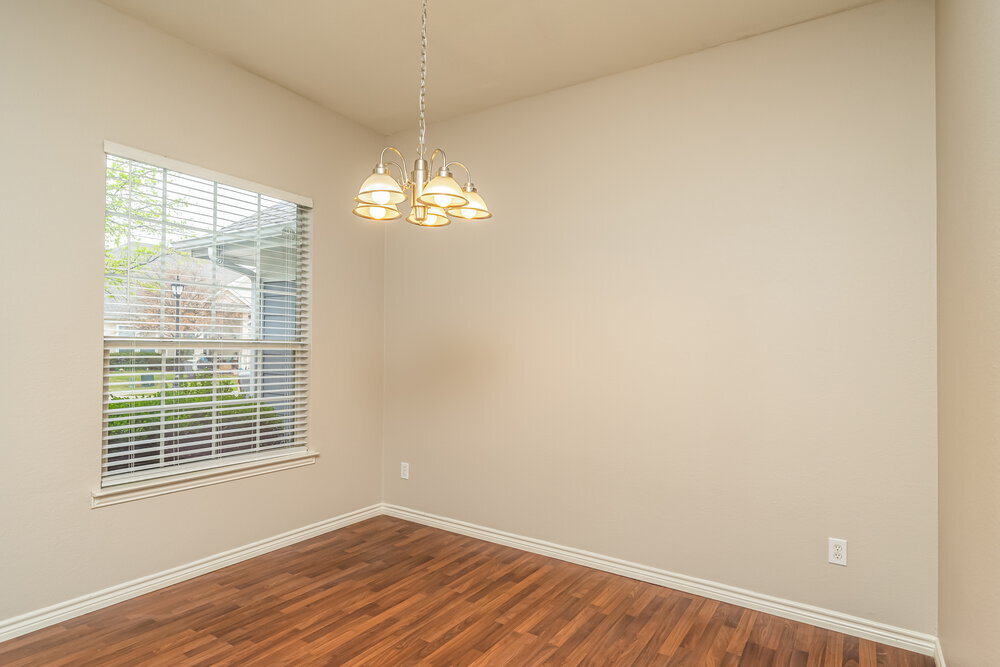 Building Photo - 419 Creekview Dr