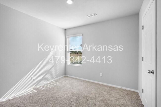 Building Photo - 817 S Katlyn Dr