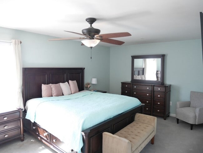 Building Photo - Stunning 5-Bedroom, 3.5-Bathroom Fully Furnished Home for Rent