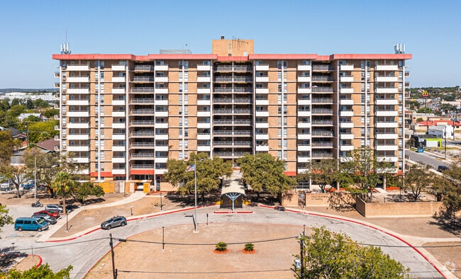 Building Photo - Villa Tranchese Apartments