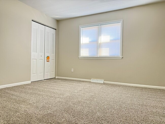 Building Photo - 1905 Walnut Ridge Dr