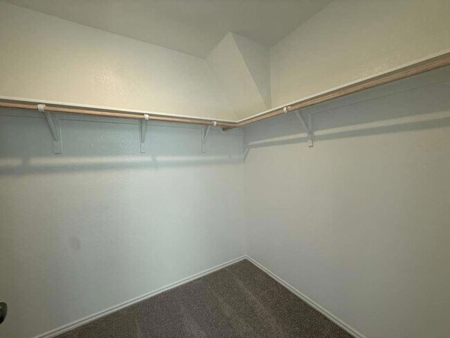 Building Photo - 200 Herald Dr