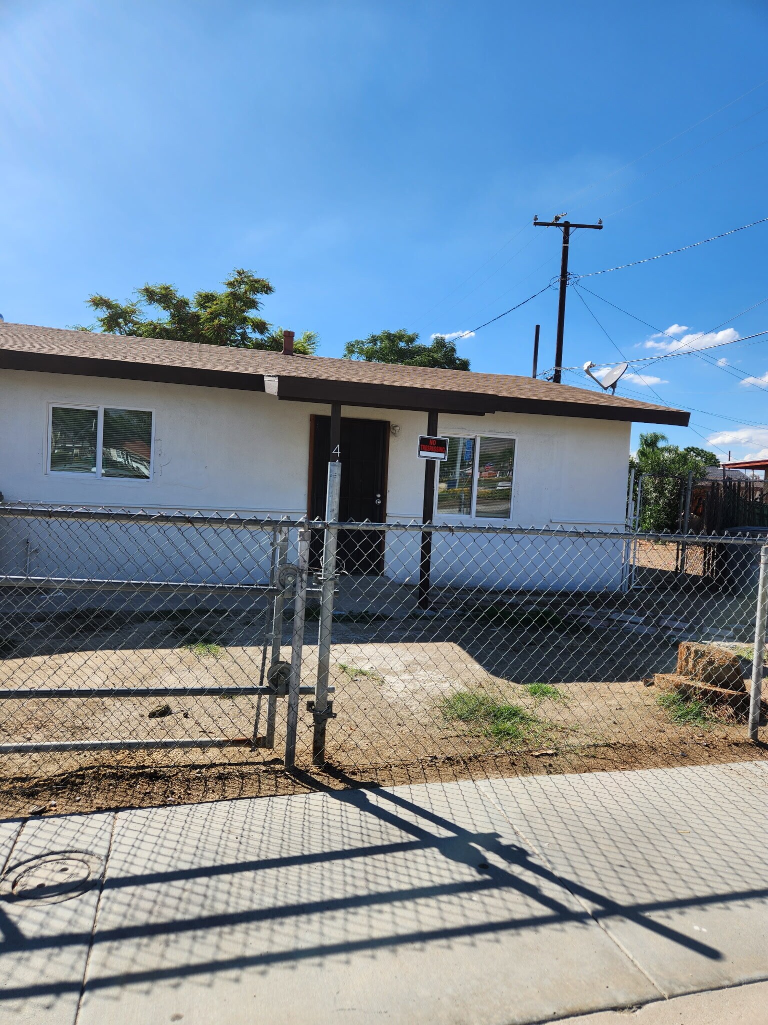 Building Photo - 440 S Mistletoe Ave