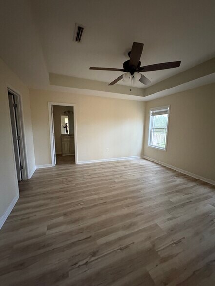 Primary Room - 472 Jester Street