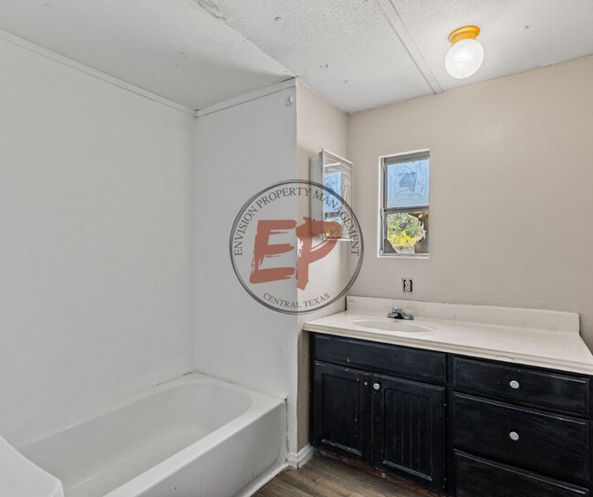 Building Photo - 3 Sleepy Hollow