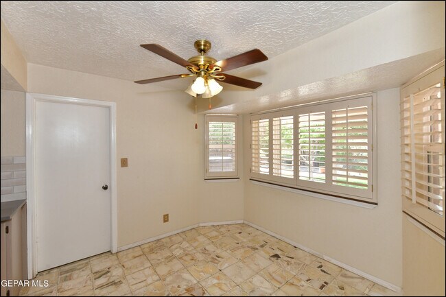 Building Photo - 3606 Colville Dr