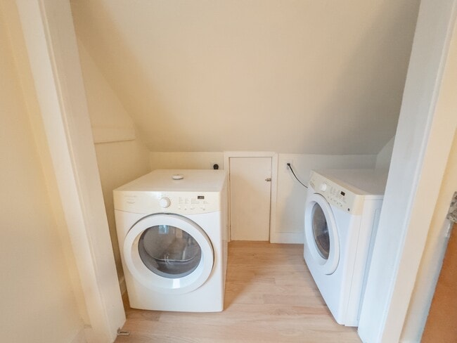 Building Photo - 54 Wendell St