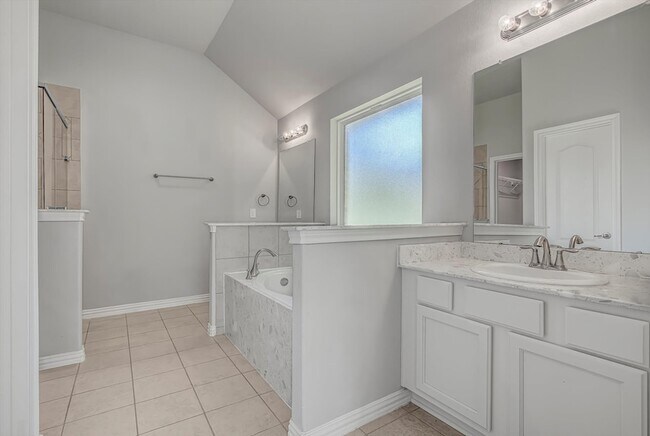 Building Photo - 285 Rd 66121