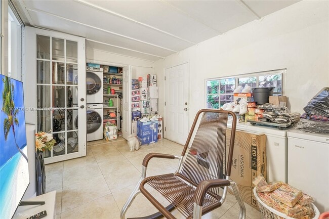 Building Photo - 3900 W 11th Ave