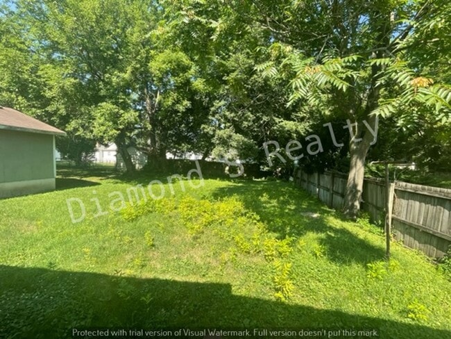 Building Photo - Charming 3 bedroom home available!