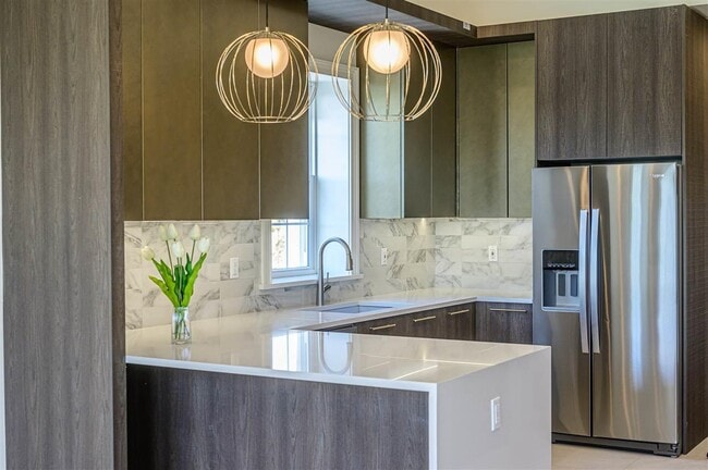 Building Photo - 487 Palisade Ave