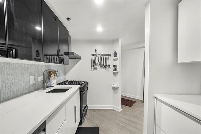 Building Photo - 1501 Clairmont Rd