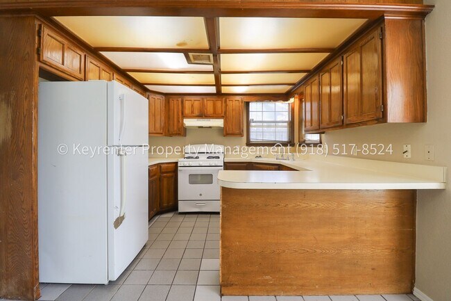 Building Photo - 3 Bed | 2 Bath in East Tulsa!