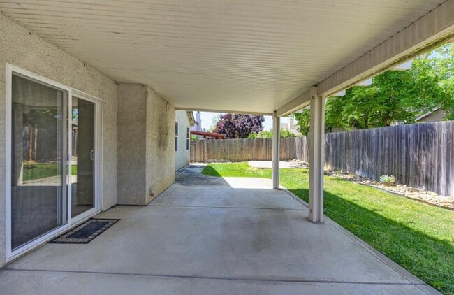 Building Photo - 8199 Red Elk Dr