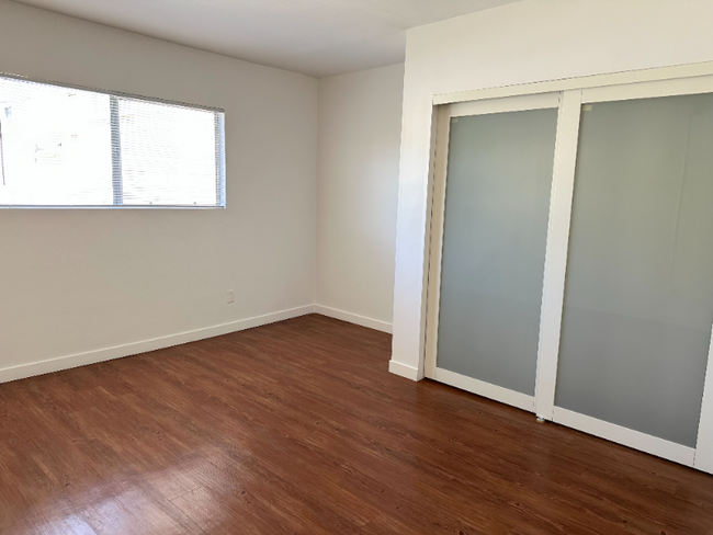 Building Photo - 963 Edgecliffe Dr